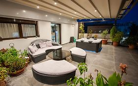 Cozy Penthouse Next To Station